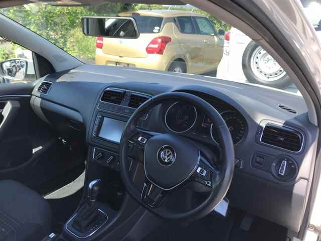 VOLKSWAGEN POLO 2015