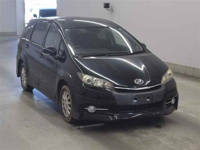 TOYOTA WISH 2013