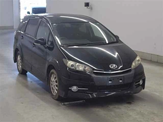 TOYOTA WISH 2013