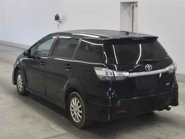 TOYOTA WISH 2013