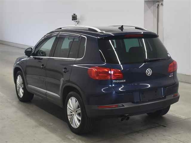 VOLKSWAGEN TIGUAN 2015