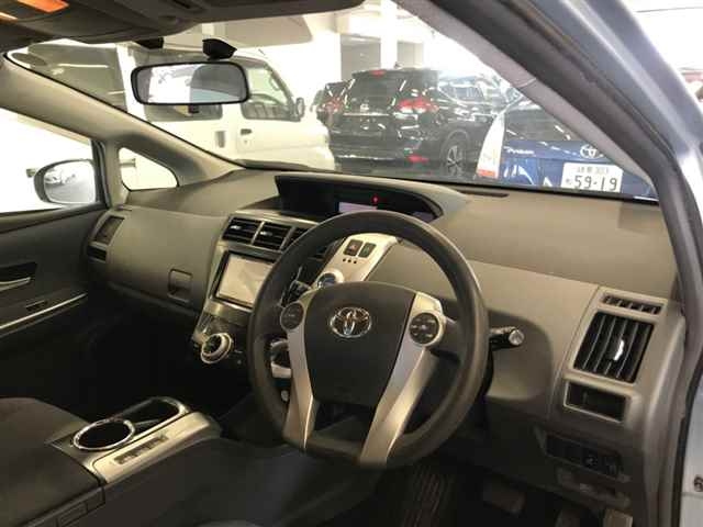 TOYOTA PRIUS ALPHA 2013