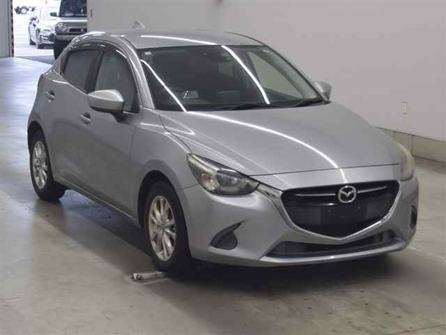 MAZDA DEMIO 2016