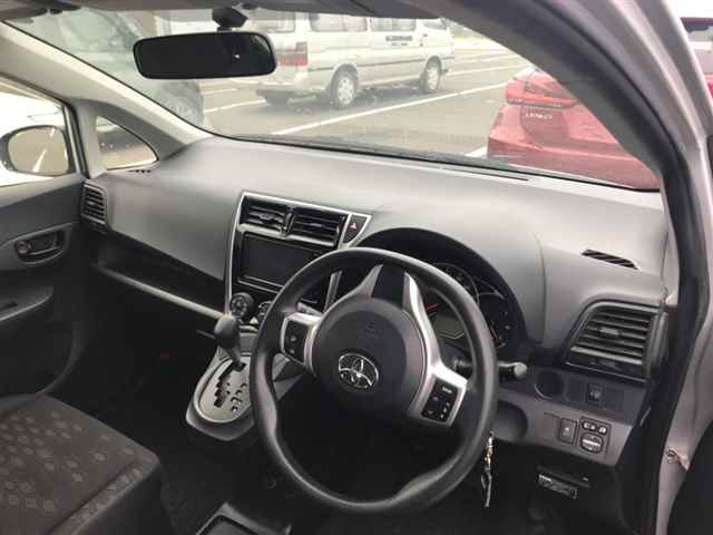 TOYOTA RACTIS 2014