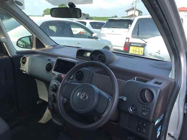 TOYOTA PORTE 2012