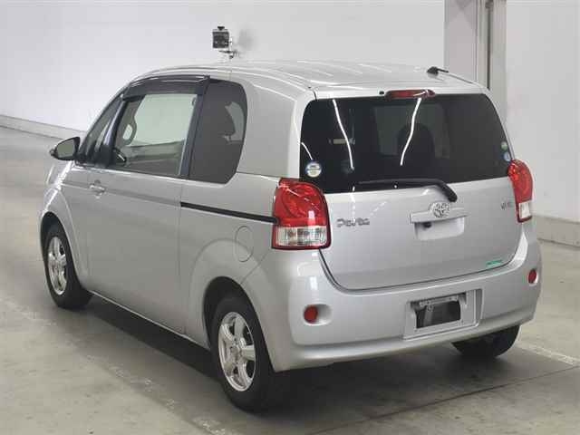 TOYOTA PORTE 2012