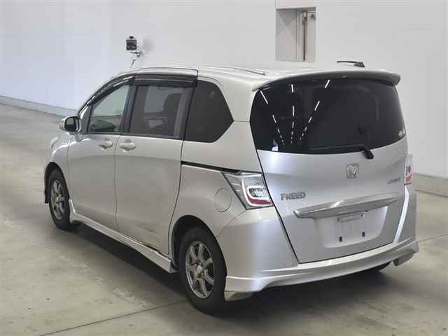 HONDA FREED 2012