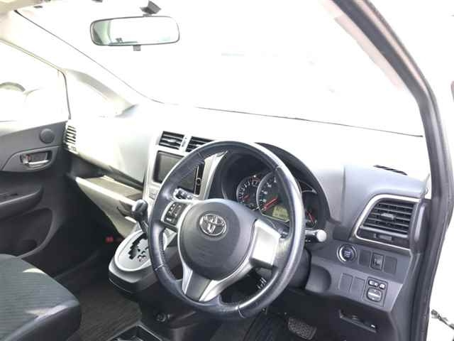 TOYOTA RACTIS 2013