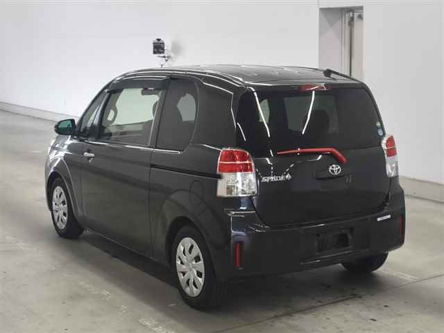 TOYOTA SPADE 2017