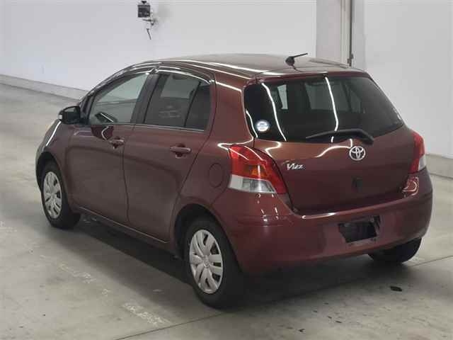 TOYOTA VITZ 2010