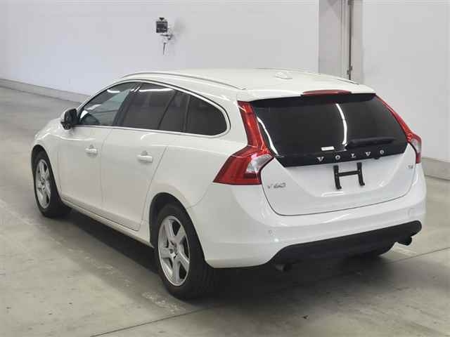 VOLVO V60 2013
