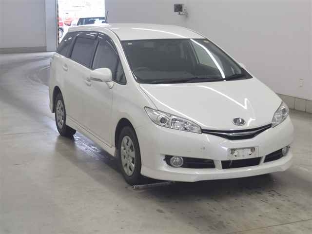 TOYOTA WISH 2016
