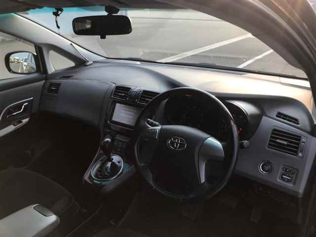 TOYOTA MARK X ZIO 2011