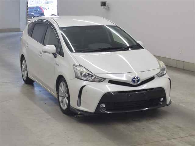 TOYOTA PRIUS ALPHA 2015