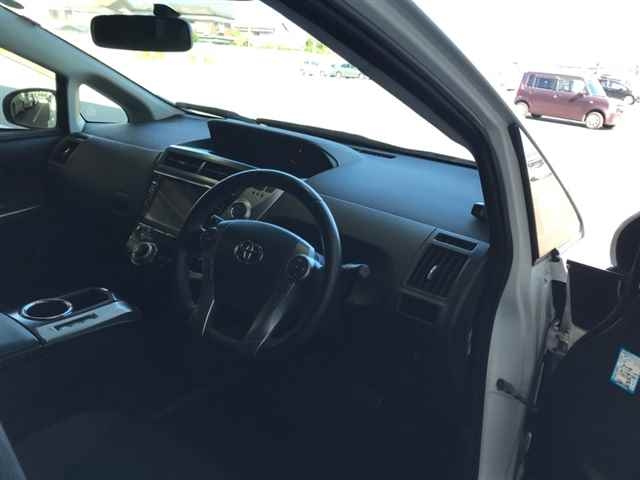 TOYOTA PRIUS ALPHA 2015
