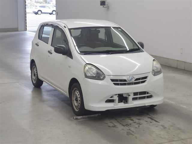 DAIHATSU MIRA E S 2012