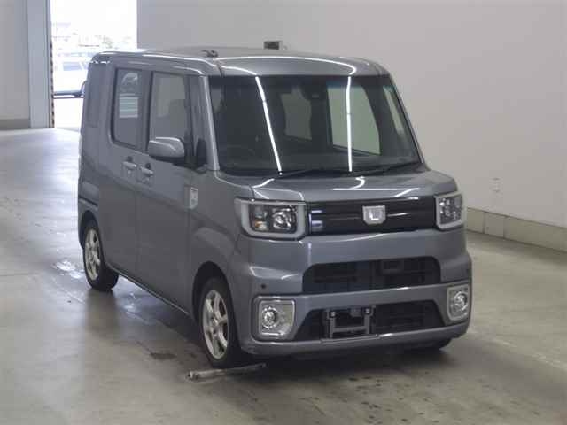 DAIHATSU WAKE 2016