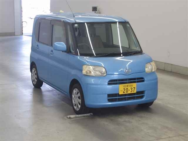 DAIHATSU TANTO 2009