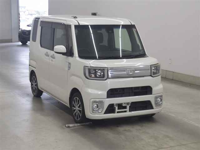 DAIHATSU WAKE 2016