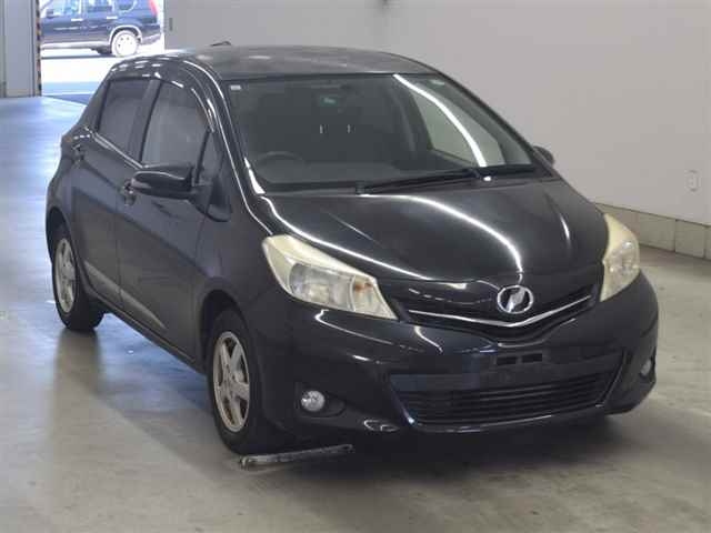 TOYOTA VITZ 2011