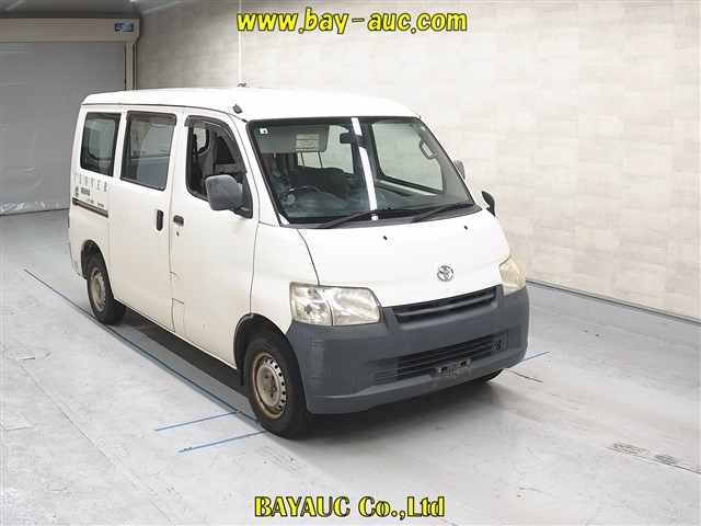 TOYOTA TOWN ACE VAN 2016