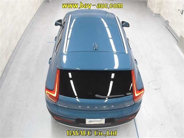 VOLVO XC40 2023