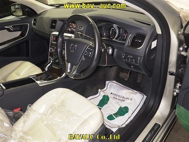 VOLVO V60 2017
