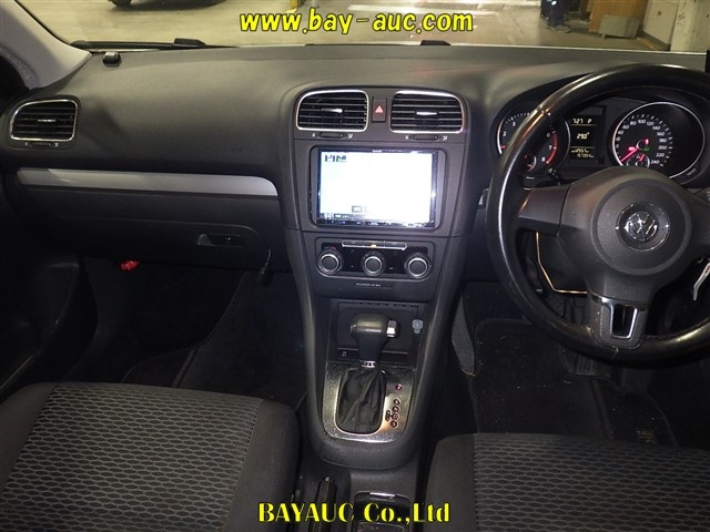 VOLKSWAGEN GOLF VARIANT 2010
