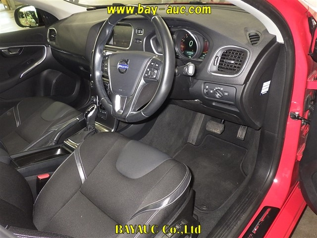 VOLVO V40 2014