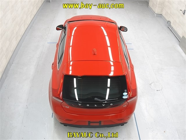 VOLVO V40 2014