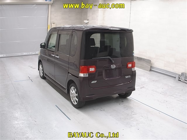 DAIHATSU TANTO 2012