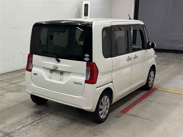 DAIHATSU TANTO 2015