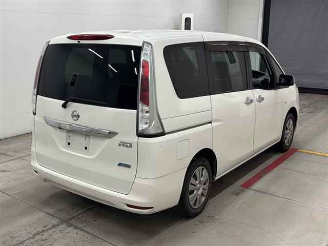NISSAN SERENA 2011