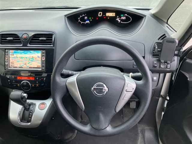 NISSAN SERENA 2011