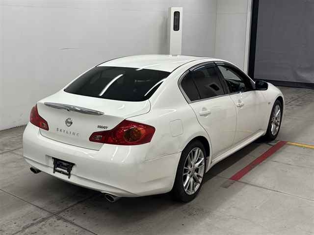 NISSAN SKYLINE 2010