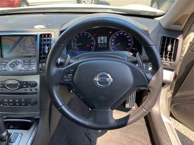 NISSAN SKYLINE 2010