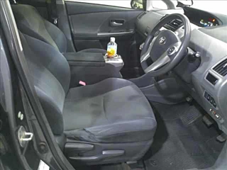 TOYOTA PRIUS ALPHA 2012