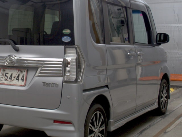 DAIHATSU TANTO 2016