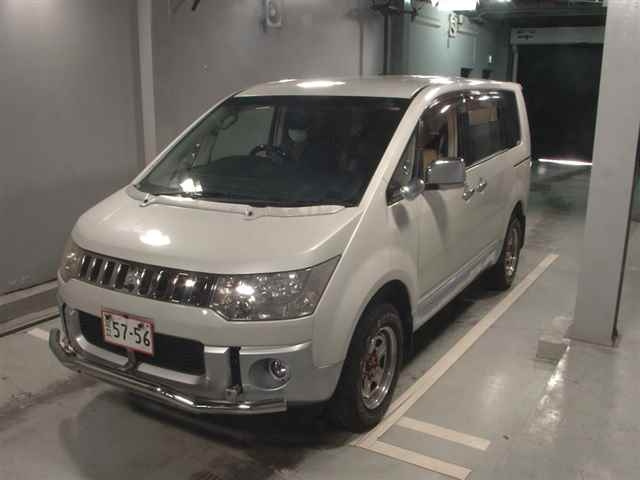 MITSUBISHI DELICA D5 2009
