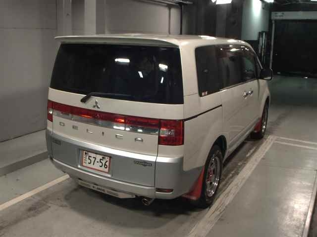 MITSUBISHI DELICA D5 2009
