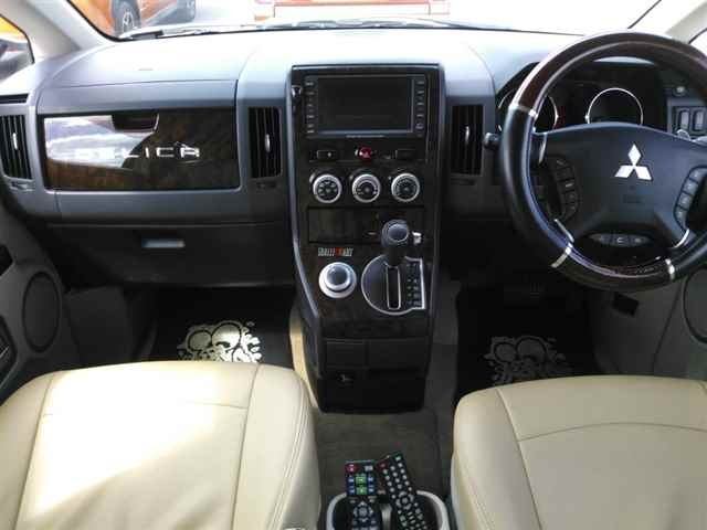MITSUBISHI DELICA D5 2009