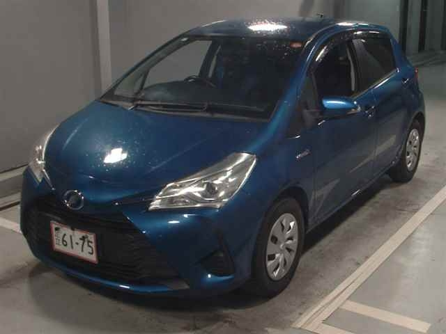 TOYOTA VITZ 2017