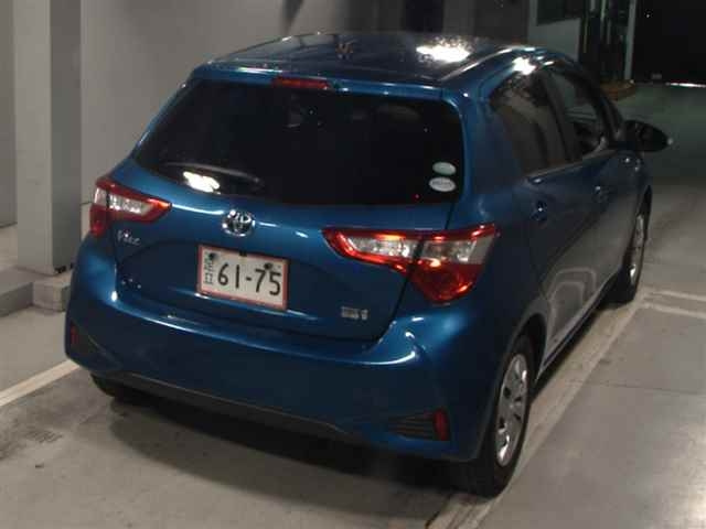 TOYOTA VITZ 2017