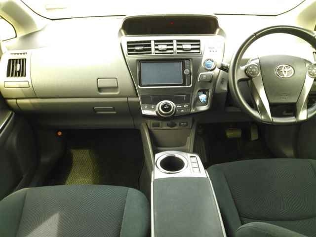 TOYOTA PRIUS ALPHA 2014