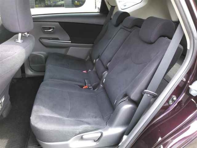 TOYOTA PRIUS ALPHA 2014