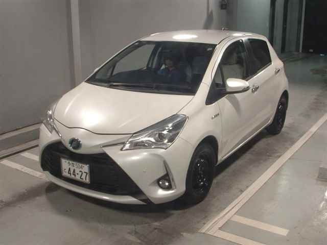 TOYOTA VITZ 2019
