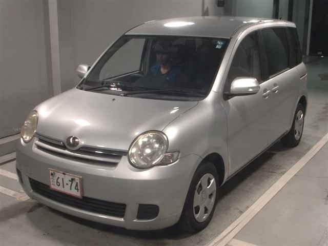 TOYOTA SIENTA 2009