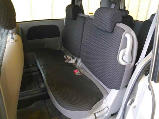 TOYOTA SIENTA 2009