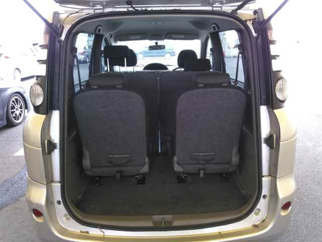 TOYOTA SIENTA 2009