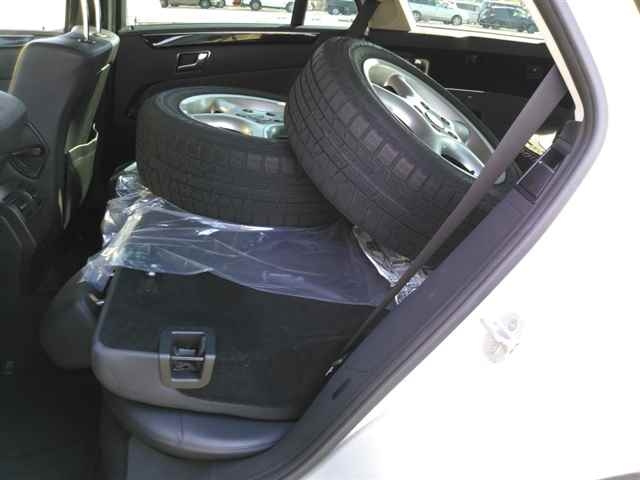 MERCEDES BENZ E CLASS WAGON 2010